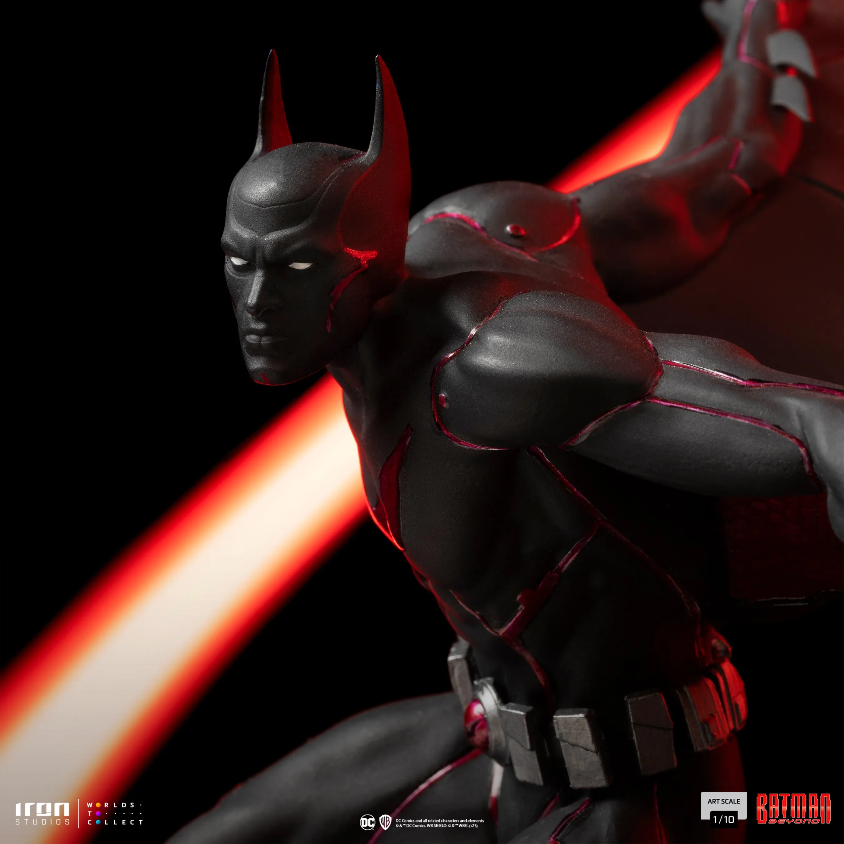 Batman Beyond 1/10 Art Scale Statue by Iron Studios